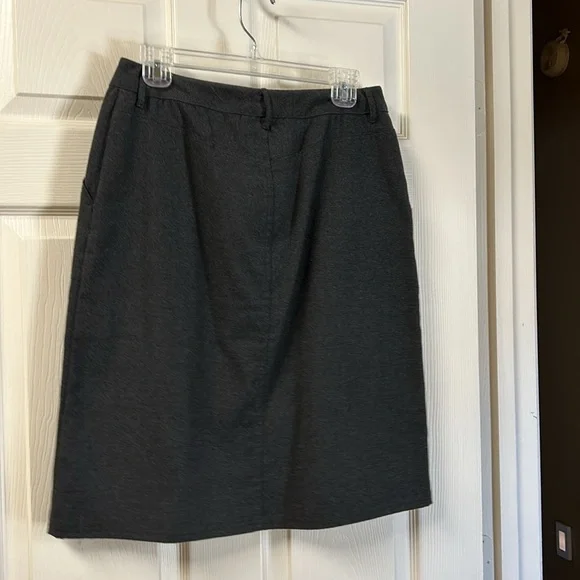 Jones Wear Sport Cargo Skirt Size 8 - Picture 2 of 5